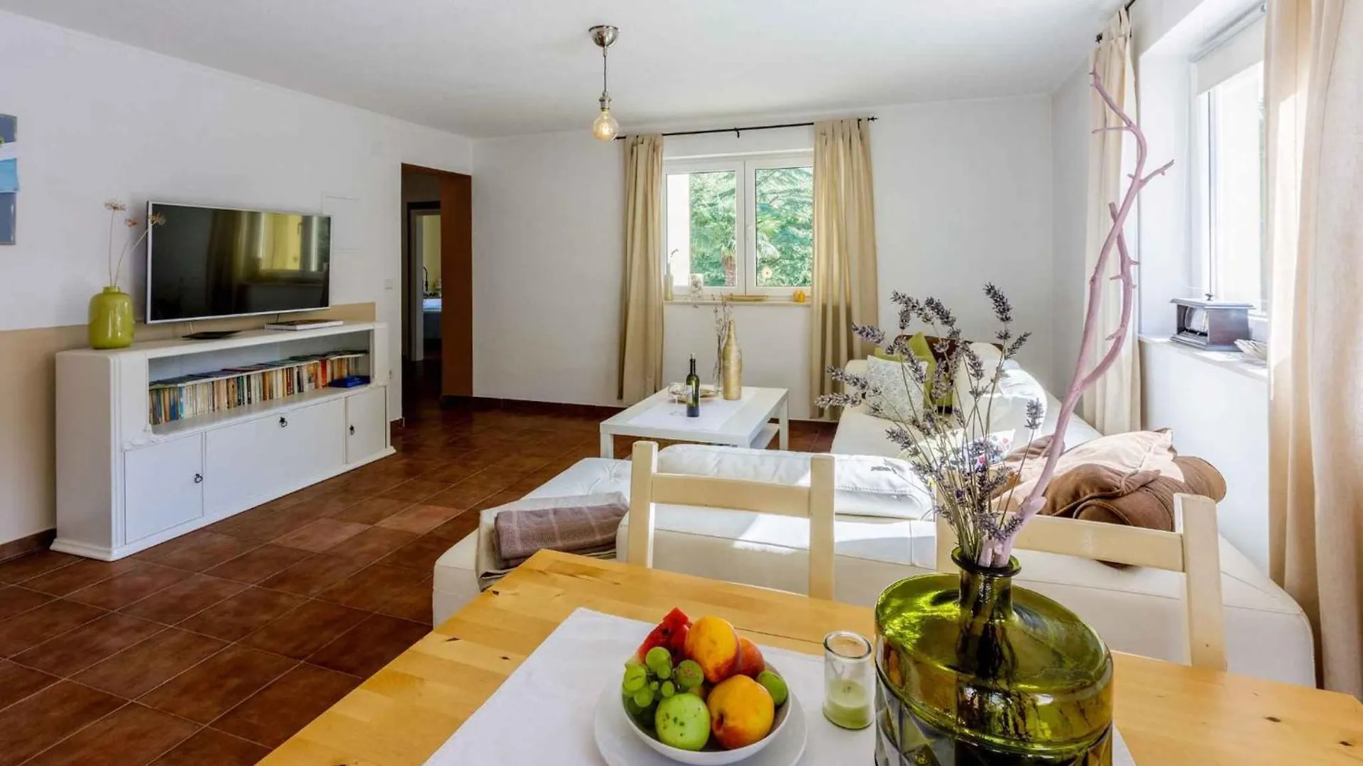 Apartments In Tribalj 41650