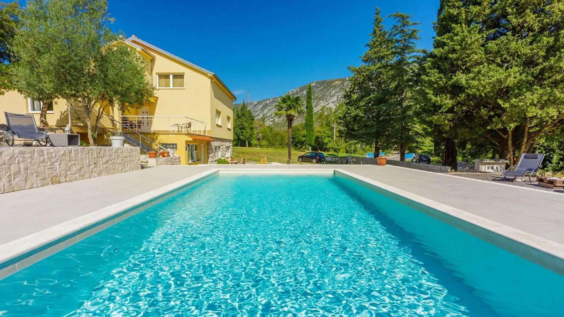 Apartments In Tribalj 41650